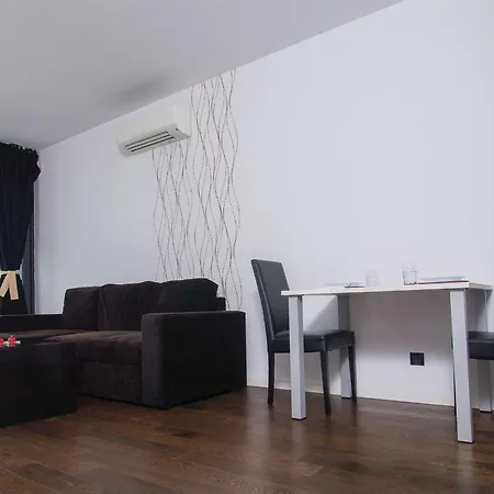 Aparthotel Nova Galerija 4*