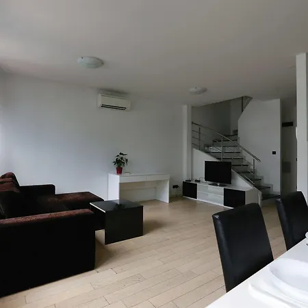Nova Galerija Aparthotel 4*